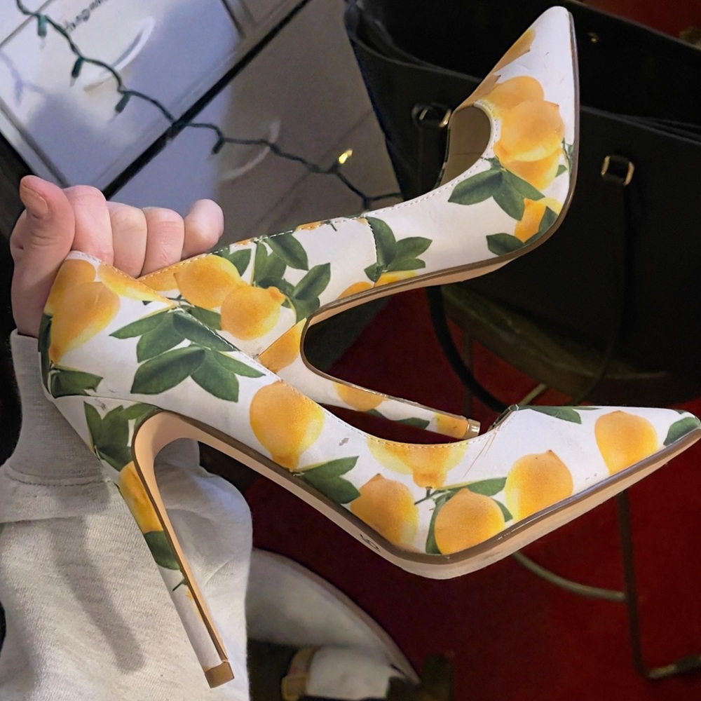 Lemon Print Stiletto Heels size 7.5